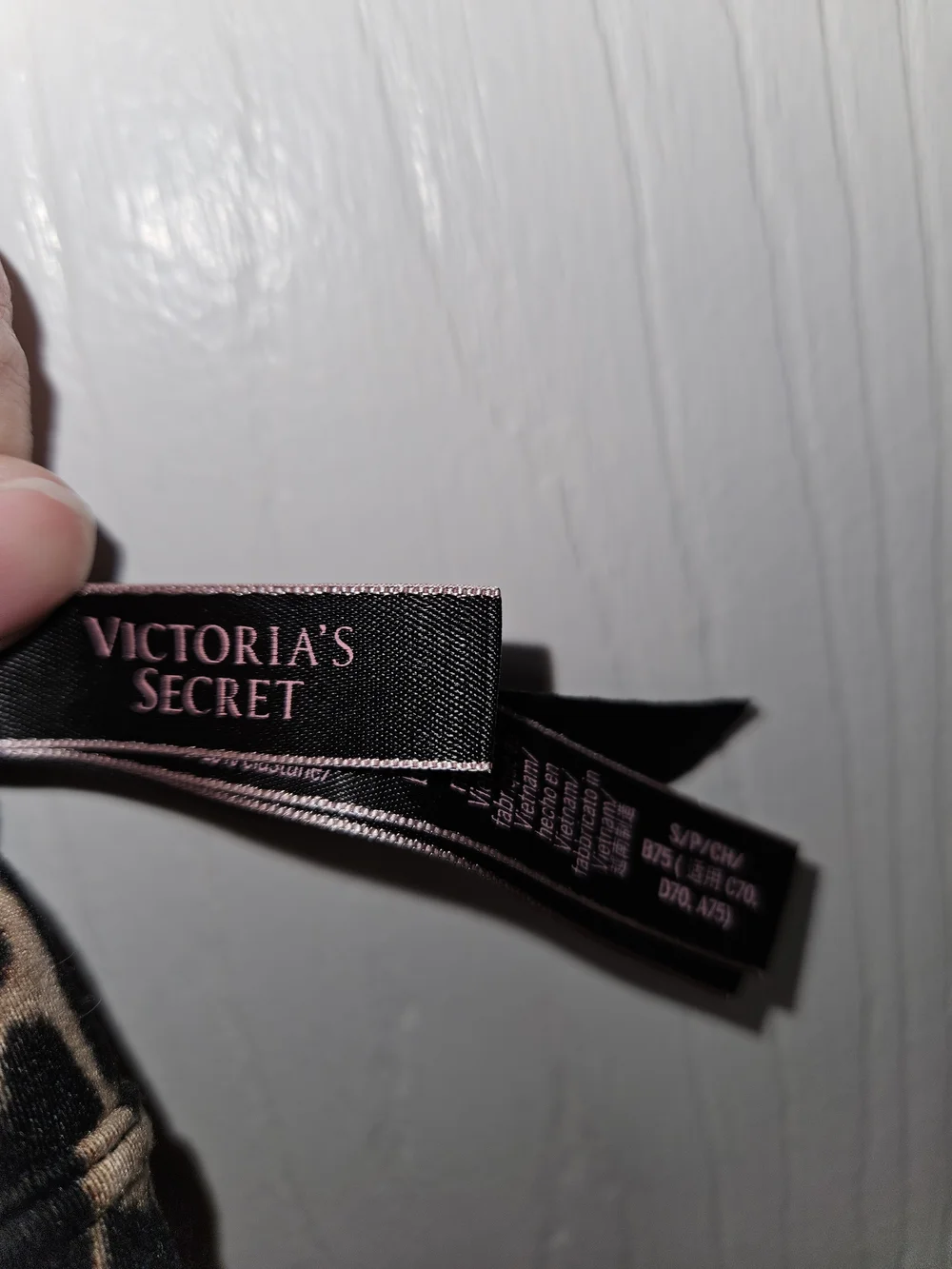 Victoria's Secret Leopard Print Crisscross Sports Bra - Beige & Black